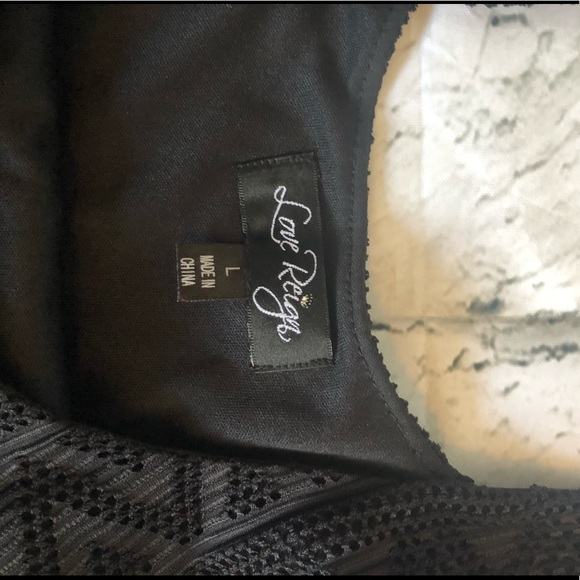 Black dress - Picture 4 of 6